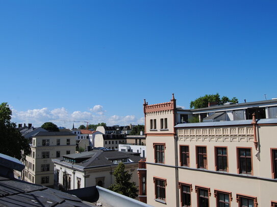 Gehoben ausgestattete Dachgeschosswohnung mit Balkon im Leipziger Waldstraßenviertel