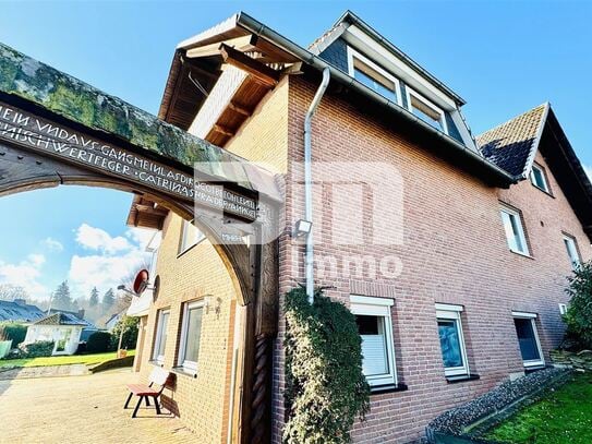 Einfamilienhaus BJ 1980 mit Einliegerwohnung, Studio + Dachterrasse