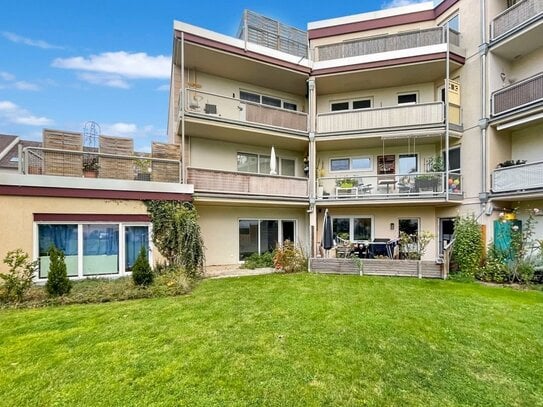 Teilsanierte 3-Zi.-Erdgeschosswohnung mit Stellplatz und herrlicher Süd-Terrasse mit Gartenblick