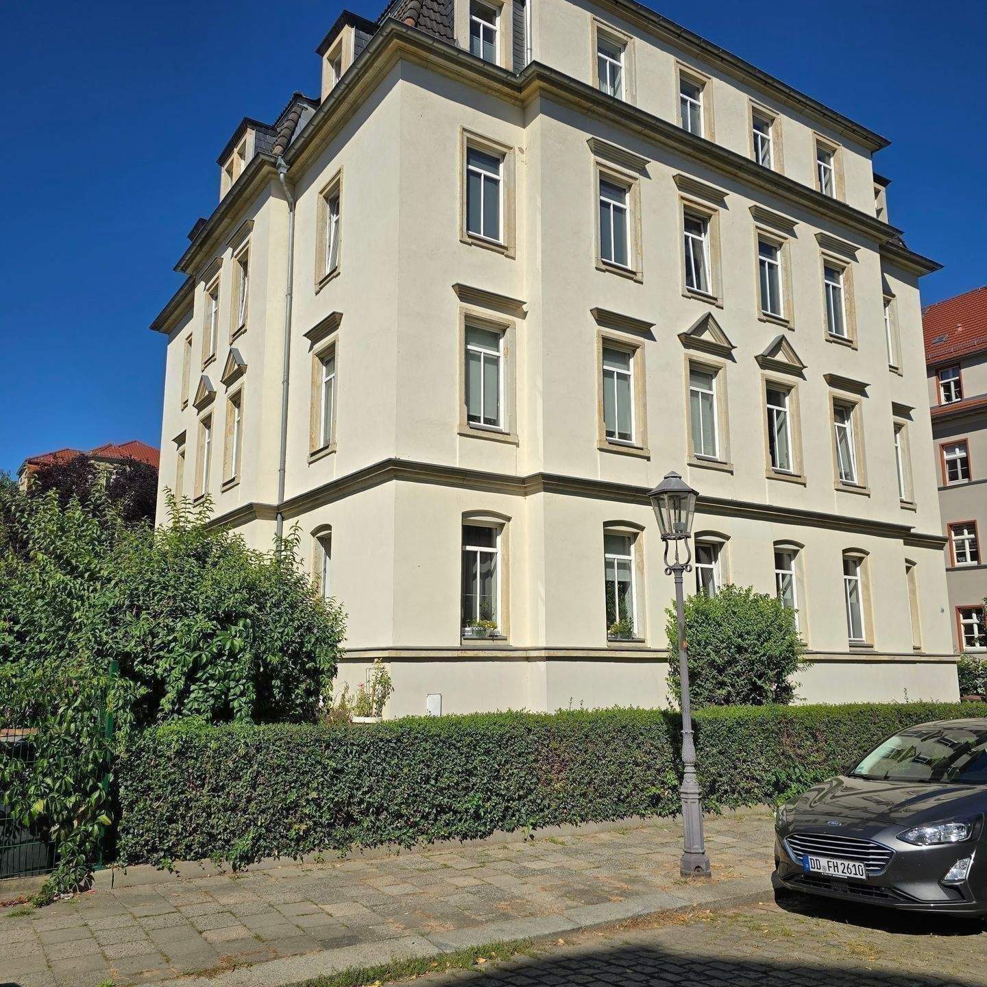 Frei werdende gemütliche sonn. 2,5 DG-Mais.-Wohnung mit mod. EBK + Stellplatz in ruhiger Lage v. Dresden-Löbtau