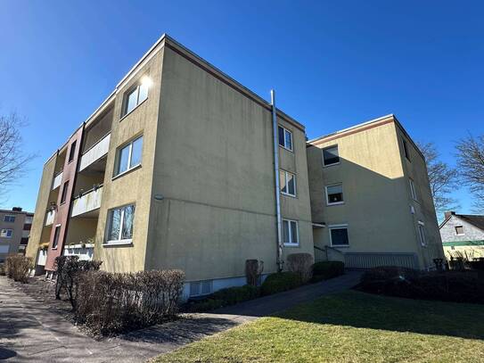 Geräumige 5-Zimmer-Hochparterre-Wohnung mit Loggia in ruhiger Wohnlage von Uetersen