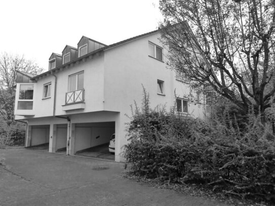 Besondere Wohnung mit Balkon und Stellplatz in ruhiger Lage!