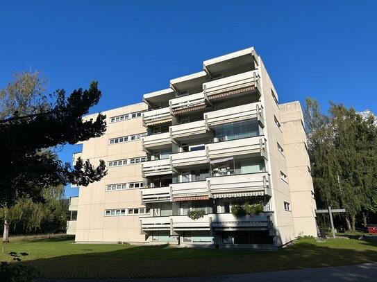 Ganz oben: 1,5 Zimmer-Wohnung im Grünen, in schöner Lage von Bad Reichenhall.