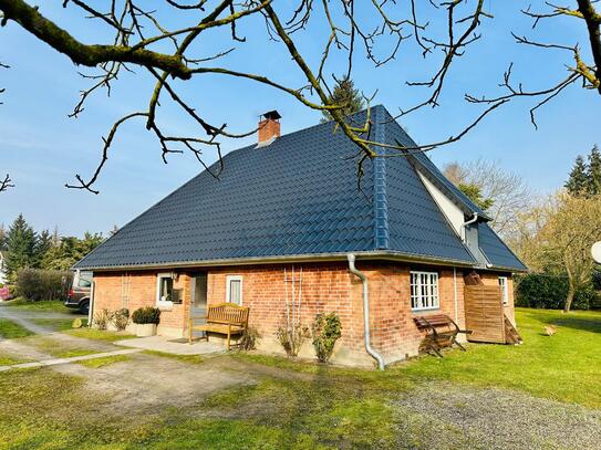 Cismar - zwischen Grömitz und Kellenhusen - Charmanter Resthof mit großem Garten, Scheune und mehreren Nebengebäuden