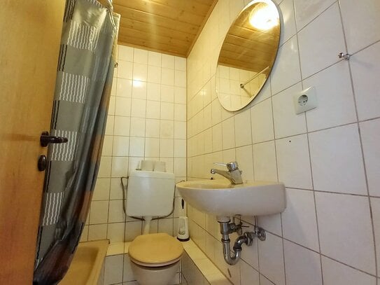 Gästehaus: Zimmer mit Wlan + eigener Dusche/Wc, Eigener Küchenzeile, kostenlos Parken