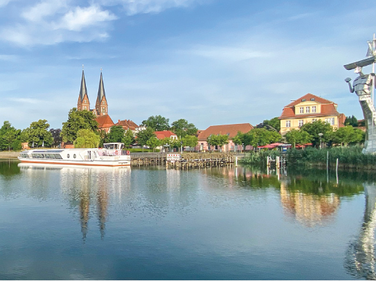 In prominenter Wasserlage - Mikroapartments im Dachgeschoss- Provisionsfrei