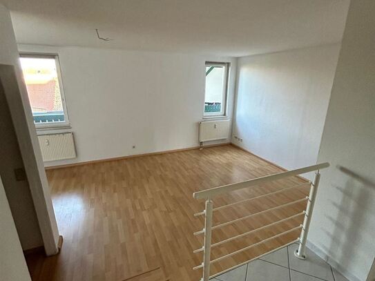 Großzügige 3-Zimmer mit Laminat, Balkon, EBK, SP und Wannenbad in guter Lage!!!