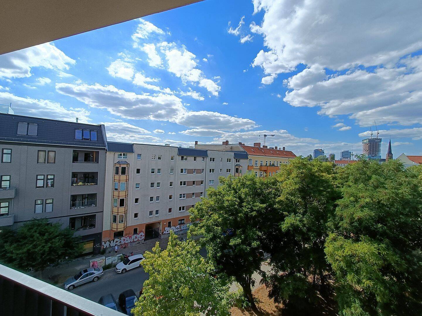 Moderne 1-Zimmer Wohnung im 5. OG mit Luxus-Ausstattung in Friedrichshain - Foto 1