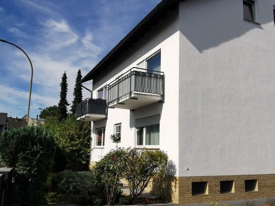 3 Zimmer Whg - Obertshausen , Balkon Südseite, Heizung/Warmwasser mit Solar, wenige Minuten zu Fuß zur S-Bahn und Bus,…