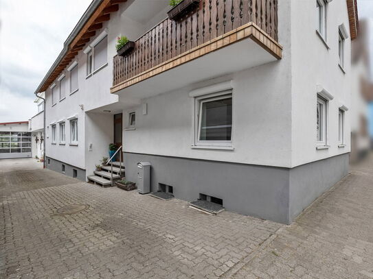 Mehrfamilienhaus mit Gewerbehalle auf 1250m²