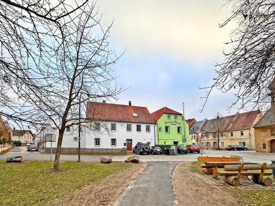 Nichtraucher-EFH mit viel Charme und kleinem Garten in Vilseck