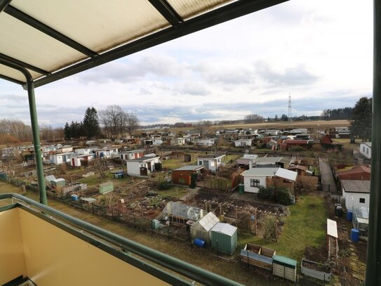 Blick ins Grüne...neu sanierte 3-RW mit Dusche u. Balkon!!!