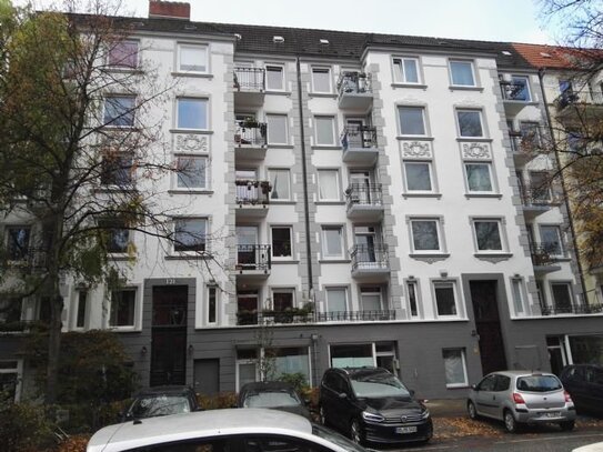 Barmbek-Süd: 2,5-Zimmer-Altbau - ideal für WG oder als Wohnbüro / Praxis/ Atelier