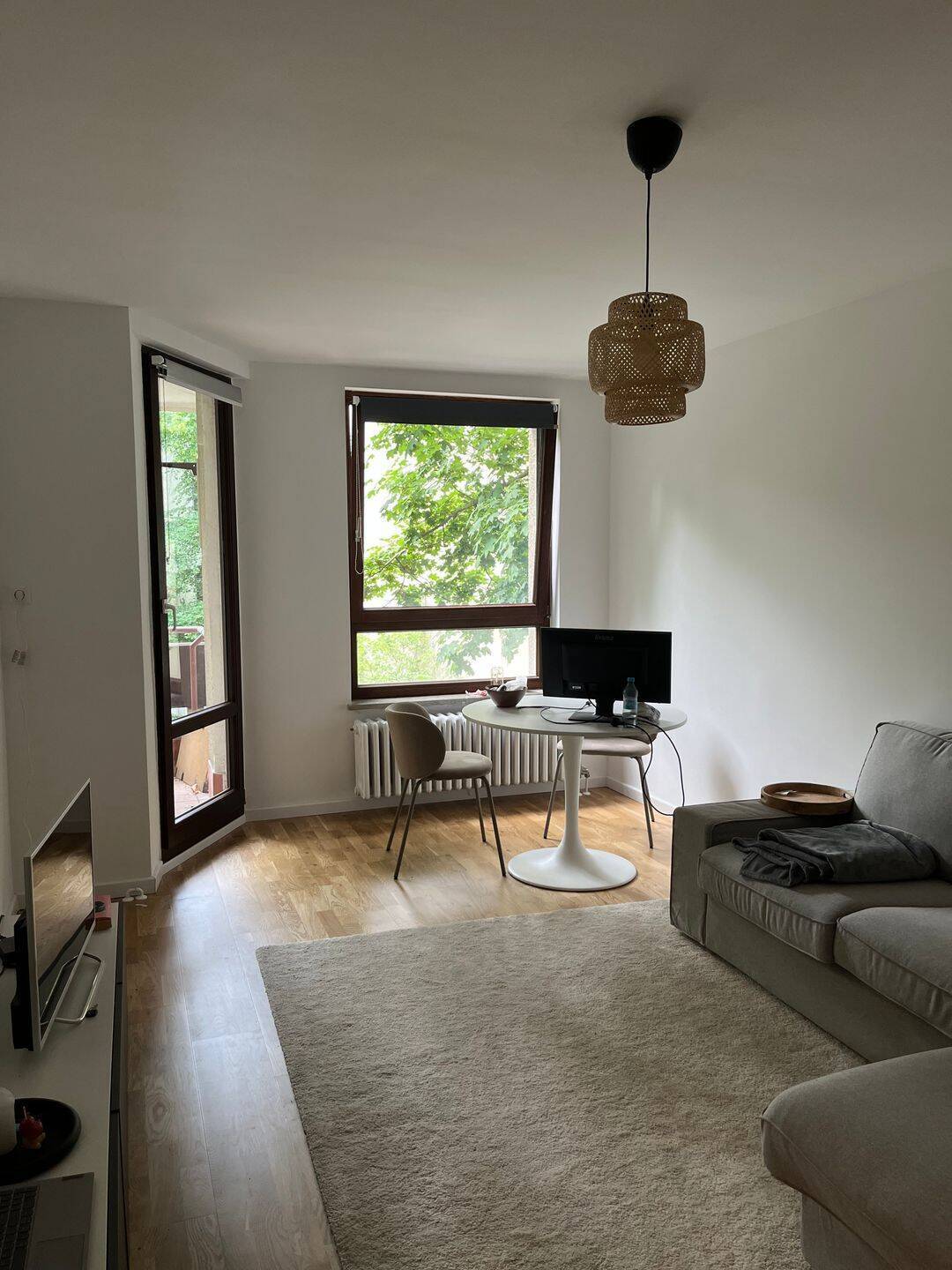 Neu renovierte, möblierte 2-Zimmer-Wohnung mit Balkon – direkt an der Spree - Photo 1
