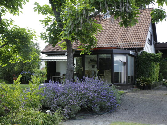 Einfamilienhaus mit großem Garten