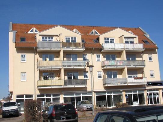 Sehr schöne 3. Zimmerwohnung mit Balkon im 2. Obergeschoss