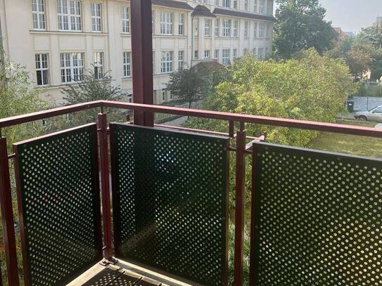 Bezaubernde Wohnung mit schönem Balkon, Bad mit Wanne und Dusche!