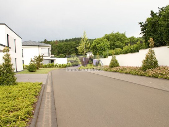 Bungalow in schöner Lage mit Aussicht, 4 Zi., 100 m² mit Terrasse, Garage und Garten