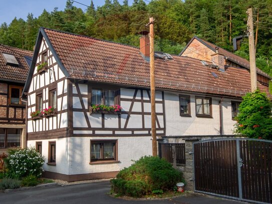 Gemütliches Einfamilienhaus mit viel Nebengelass in idyllischer Lage von Meusebach