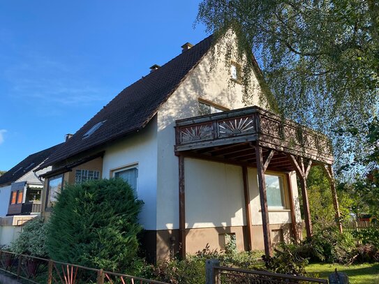 Solides 1-Familienwohnhaus mit Terrasse, Balkon und Garage in schöner Sackgassenlage von Heinsen