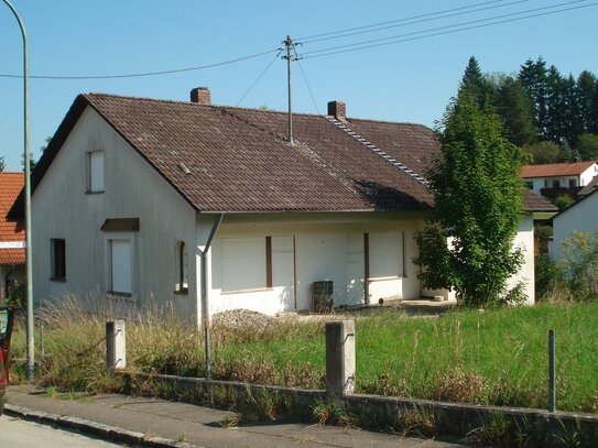 Einfamilienhaus - weitgehend Rohbauzustand