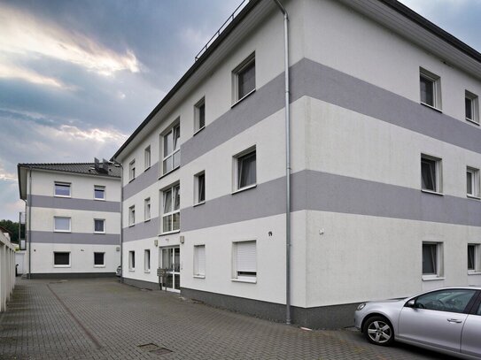 Moderne 4 -Zimmer-Wohnung in Flechtorf mit Kamin, Dachterrasse, ausgebautem Dachgeschoss und Garage