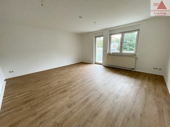 Frisch renoviert! 3-Raum-Wohnung mit Balkon und neuen Fußböden