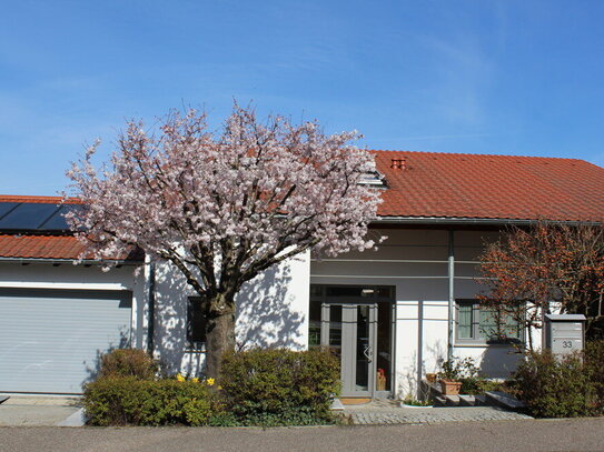 Einfamilienhaus mit Doppelgarage in begehrter Wohngegend mit Weitblick!