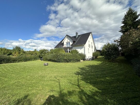 Modernes Zuhause mit Ruhegarantie und Weitblick!