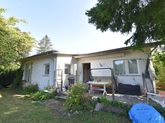 Wochenendhaus in ruhiger Lage, mit Einfamilienhaus bebaubar