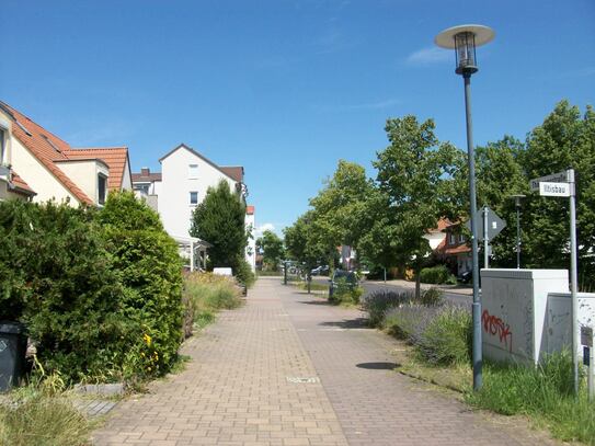 15366 Hoppegarten/OT Hönow: Unterkellertes Reihenendhaus auf 3 Wohnebenen in angenehmer, ruhiger Umgebung, prov.