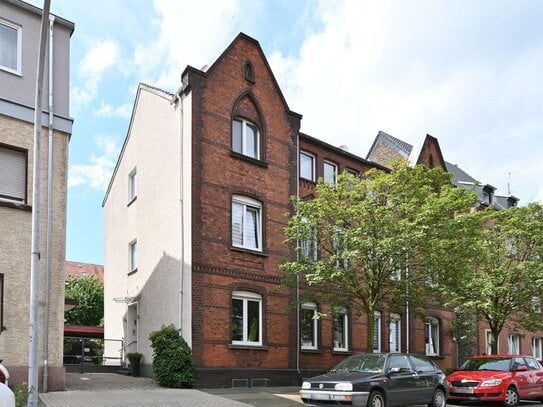 Modernisiertes Zweifamilienhaus mit Gartenoase und Carport in zentraler Lage von Hamm