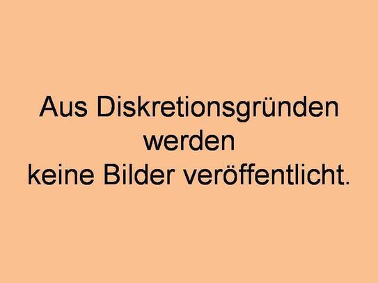 Gepflegte, frisch renovierte, 2 Zimmer Wohnung im DG ab 15.02.2025 zu vermieten