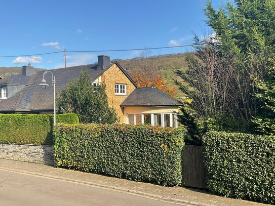 Das besondere EFH mit ELW auf Doppelgrundstück und herrlichem Stadtblick