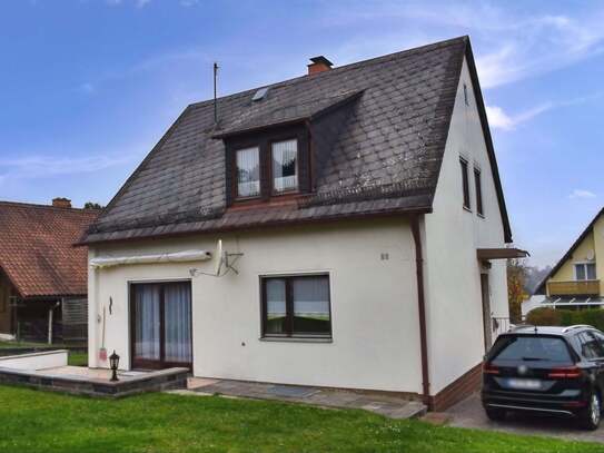 Freistehendes Einfamilienhaus mit Garten und sonniger Terrasse