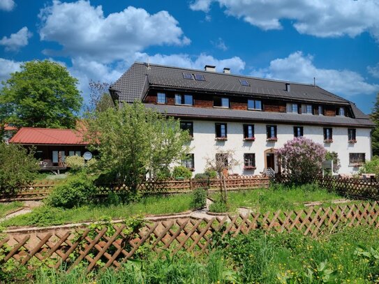 Landhaus-Hotel mit Nebenhaus & viel Grundstück