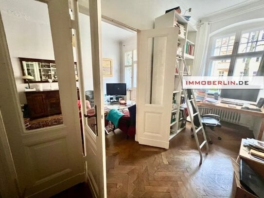 IMMOBERLIN.DE - Attraktive 5-Zimmer-Wohnung mit Loggia nahe Schloßstraße