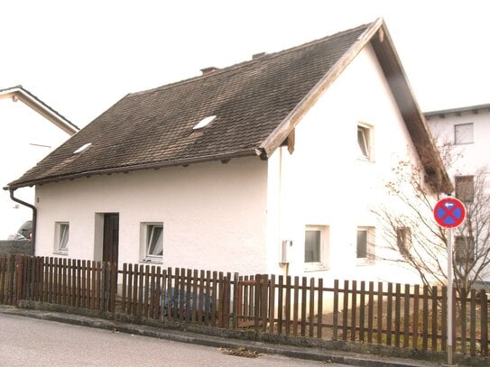 Kleines Grundstück mit Altbestand im Zentrum von Essenbach