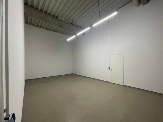 Abgeschlossene Lagerflächen / Self storage 24/7 Zugängig ca.50qm