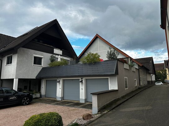 Schöne 6,5-Zimmer/Eigentumswohnung mit Balkon und Einbauküche in Offenburg-Windschläg