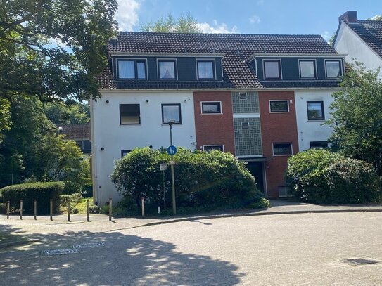 Modernisierte 3-Zimmer-Wohnung mit Balkon und Garage