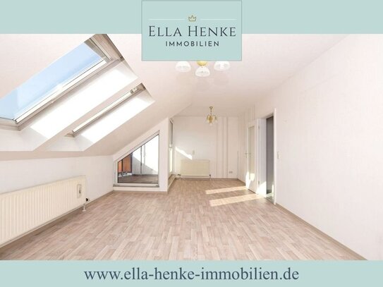 Moderne, helle Maisonette-Wohnung mit Balkon + ausgebautem Spitzboden...