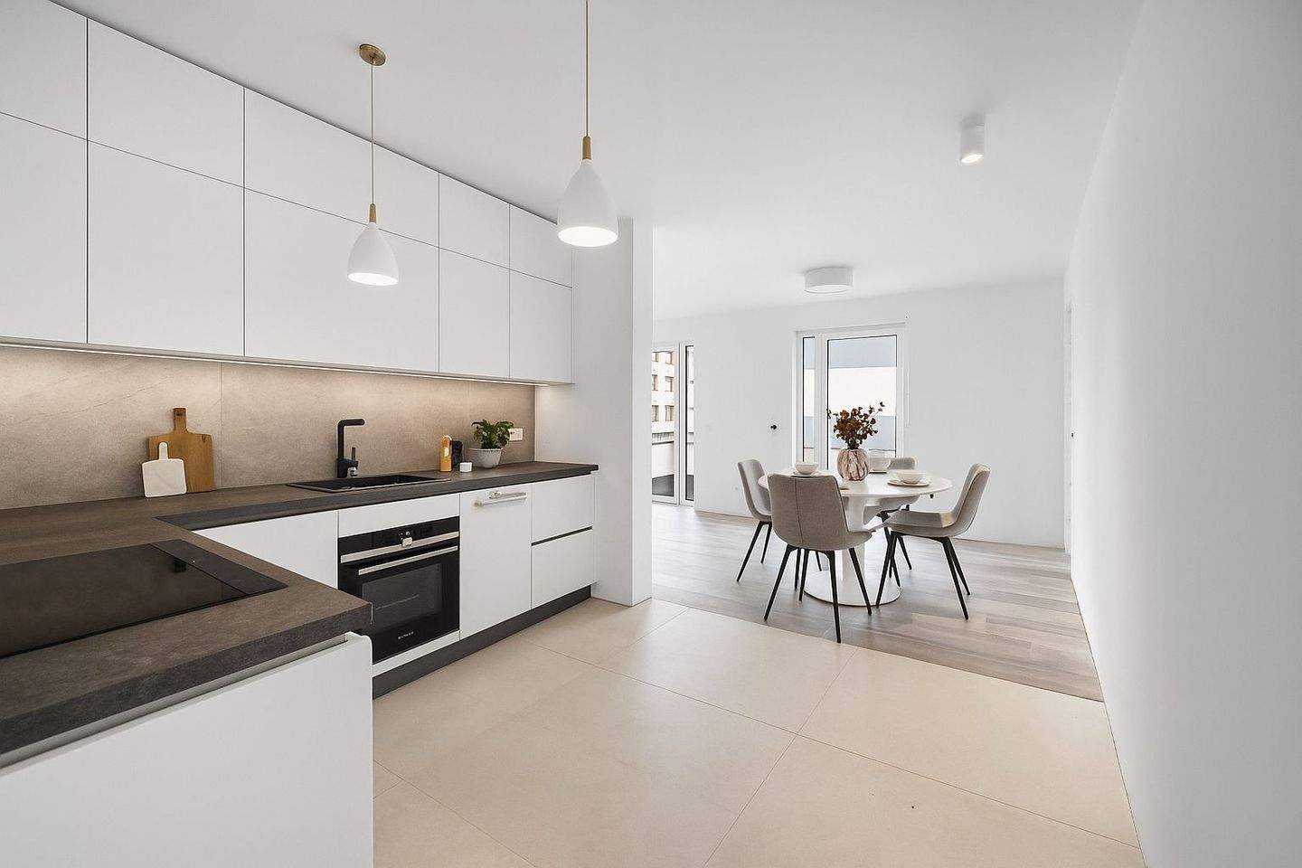 NEUBAU ERSTBEZUG: Exklusive 4-Zimmer-Boutiquewohnung mit Balkon - BEZUGSBEREIT