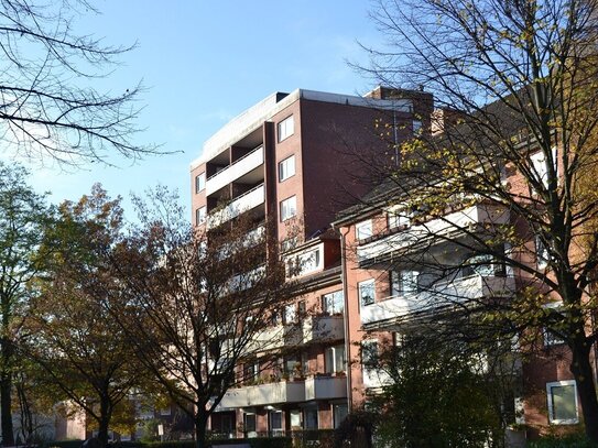 Über den Dächern von Wandsbek - geräumige 2,5 Zi-Wohnung mit großem Südbalkon