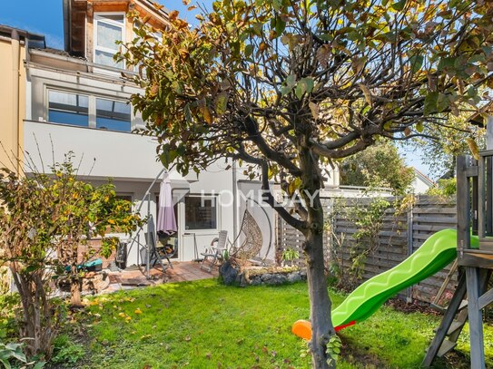 Familienfreundliches Reihenhaus mit ausgebautem Dachgeschoss, Garten und Garage