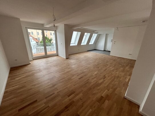 Erstbezug nach Sanierung - Schicke 3- Zimmerwohnung mit Balkon zu vermieten!