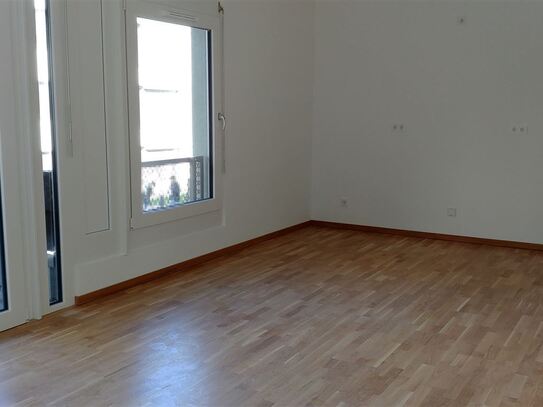 Moderne, helle 2-Zimmer-Wohnung mit gemütlicher Loggia