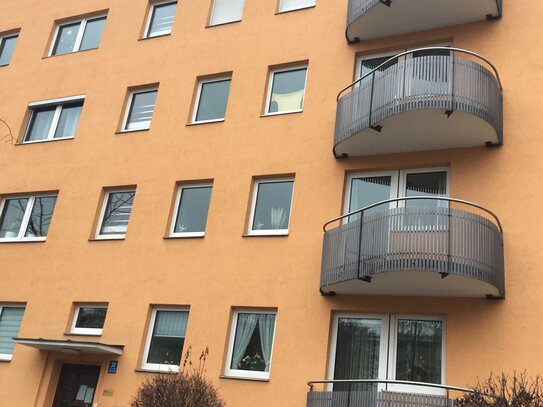 Schöne kleine 2 Zimmerwohnung mit Balkon