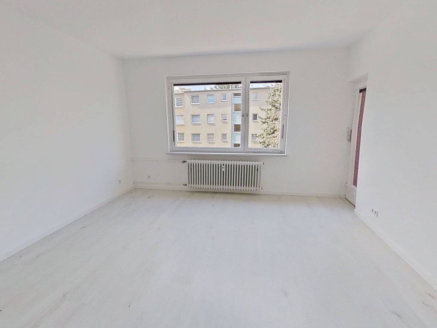 Helle 3 Zimmer Wohnung mit Loggia und Tageslichtbad - Photo 1