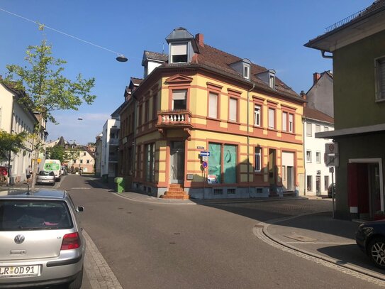 Attraktive Gewerbefläche mit großen Schaufenstern im Herzen von Lahr